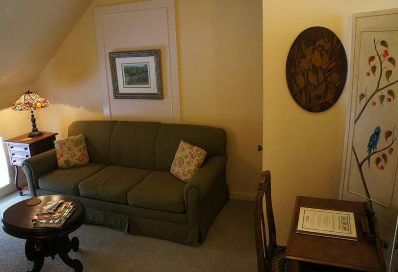 キングサイズベッドのスイートルーム, Maplecroft Bed & Breakfast