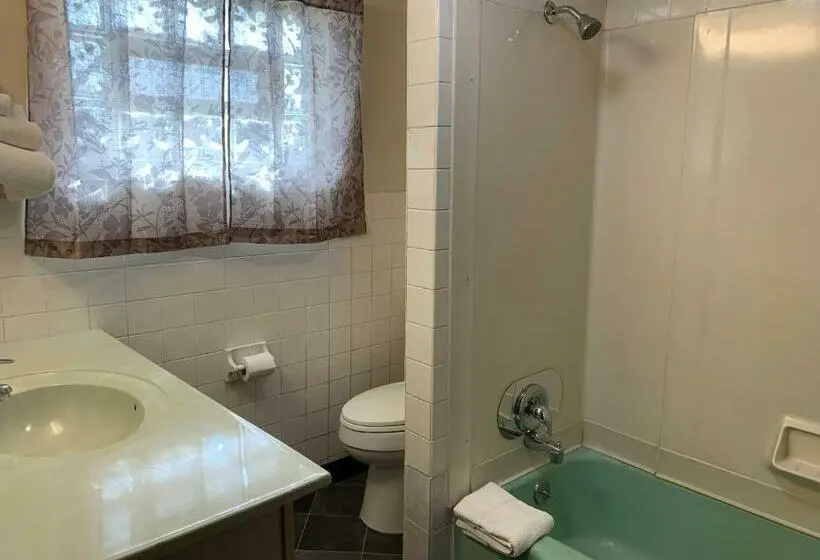 Standard-huone 2 Parivuodetta, Budget Inn