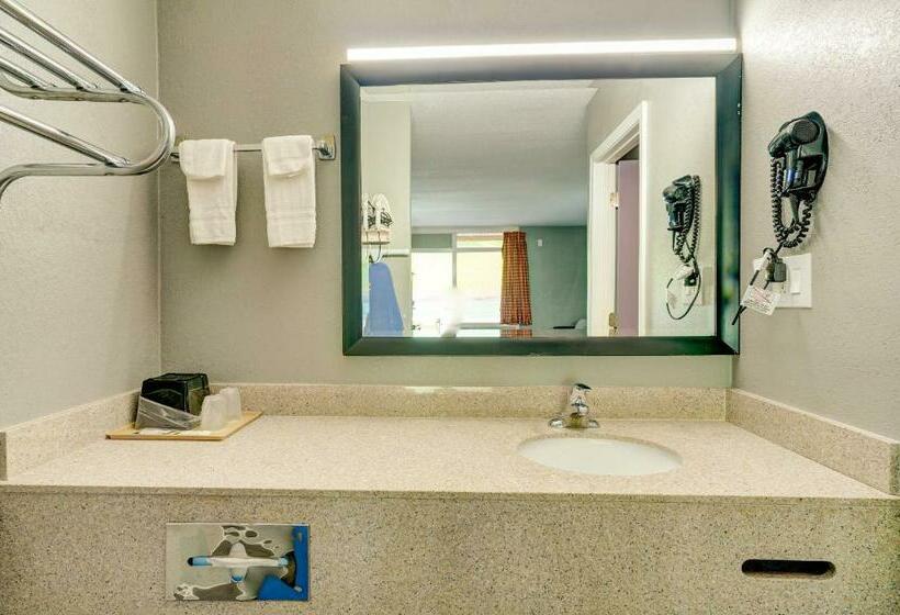 Стандартный Номер Кровать Кинг, Budget Inn Top Of Ellijay