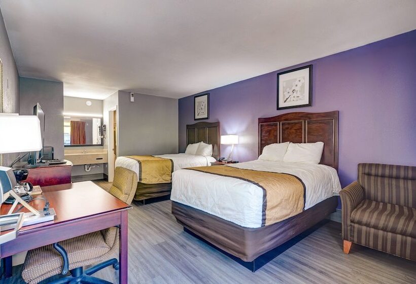 Номер Стандарт 2 Двуспальные Кровати, Budget Inn Top Of Ellijay