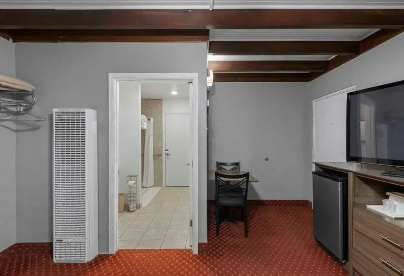 اتاق استاندارد با 2 تخت دوبل, Budget Lodge