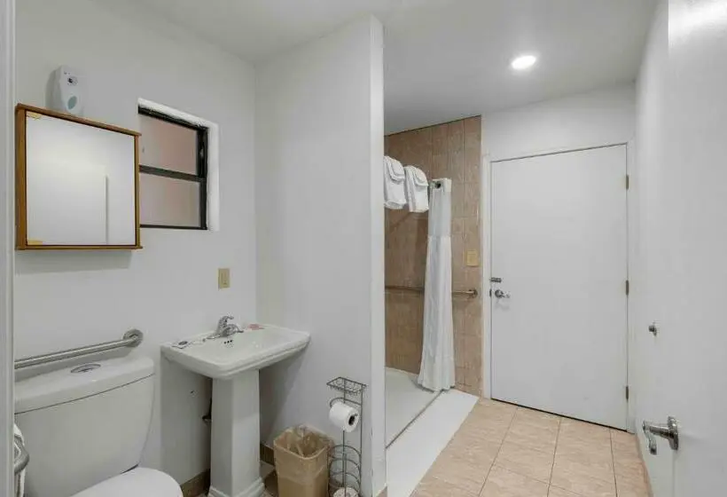 اتاق استاندارد با 2 تخت دوبل, Budget Lodge