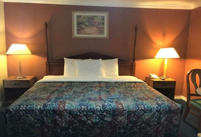 شقة غرفة واحدة, Esquire Inn