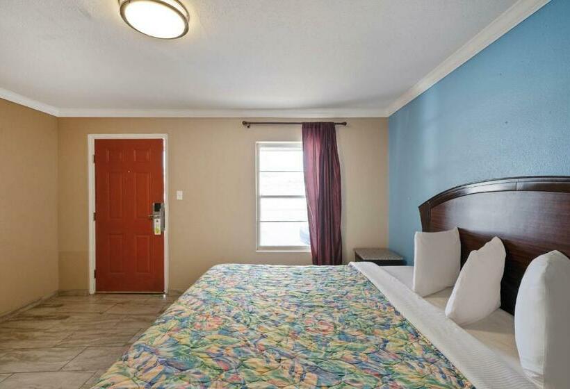 غرفة قياسية سرير كينج, Esquire Inn