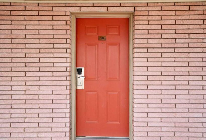 غرفة قياسية سرير كينج, Esquire Inn