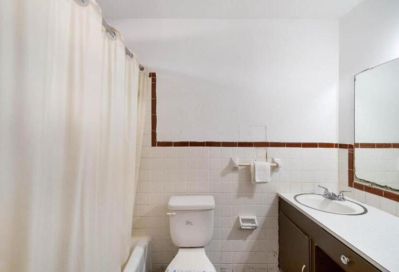 غرفة قياسية, Esquire Inn