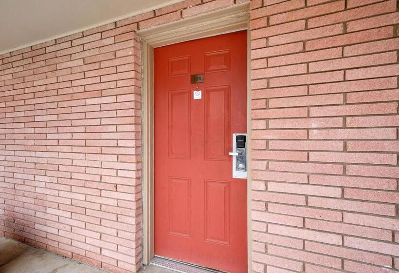 غرفة بريميوم, Esquire Inn