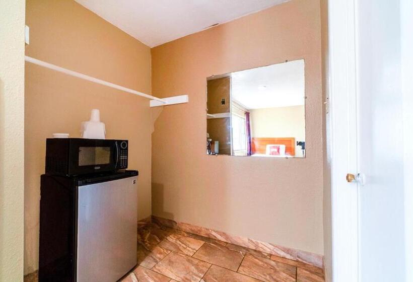 غرفة بريميوم, Esquire Inn