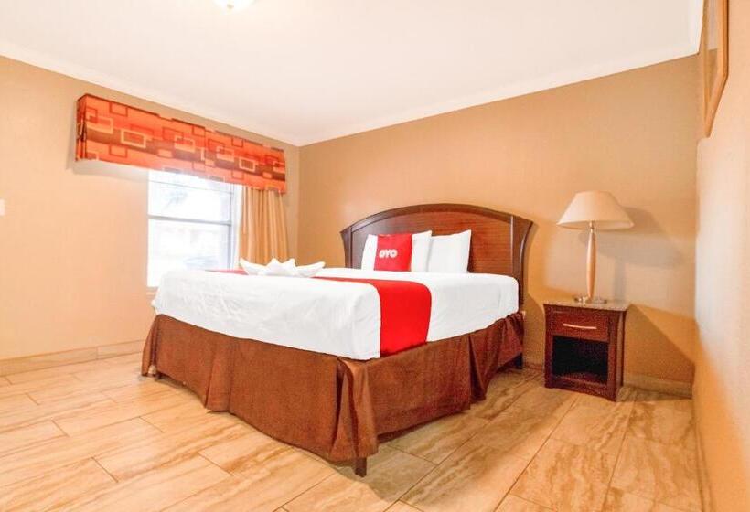 חדר דחוקס עם מיטת קינג, Esquire Inn
