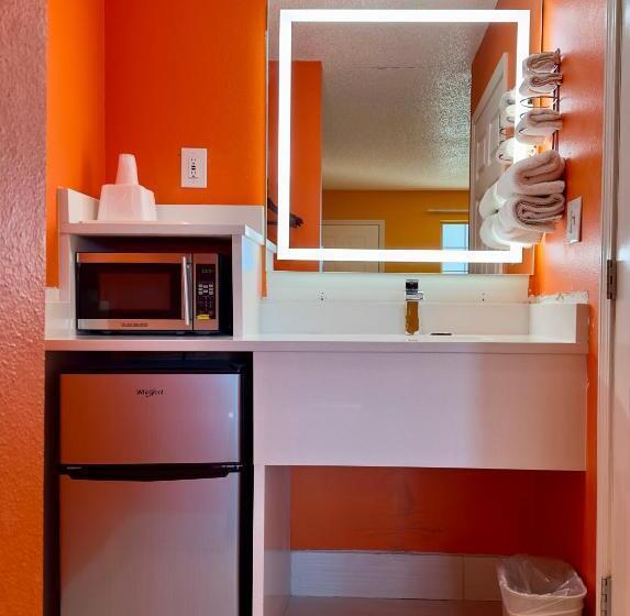 스탠다드 룸 킹사이즈 침대, Razorback Inn