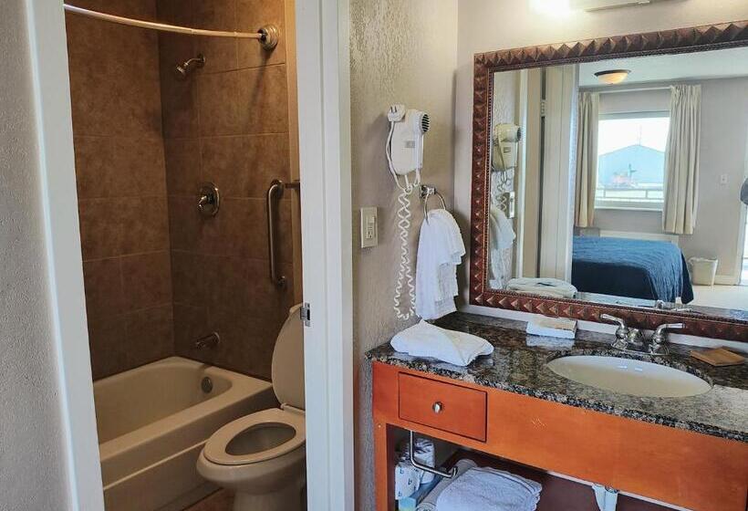 Номер Economy, The Lodge At Russell   Russell Inn