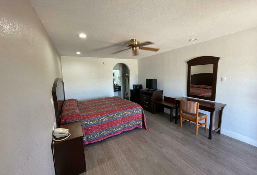 غرفة قياسية سرير كينج, Western Inn