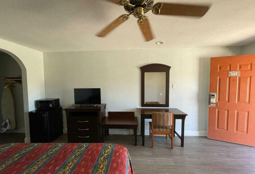 Стандартный Номер Кровать Кинг, Western Inn