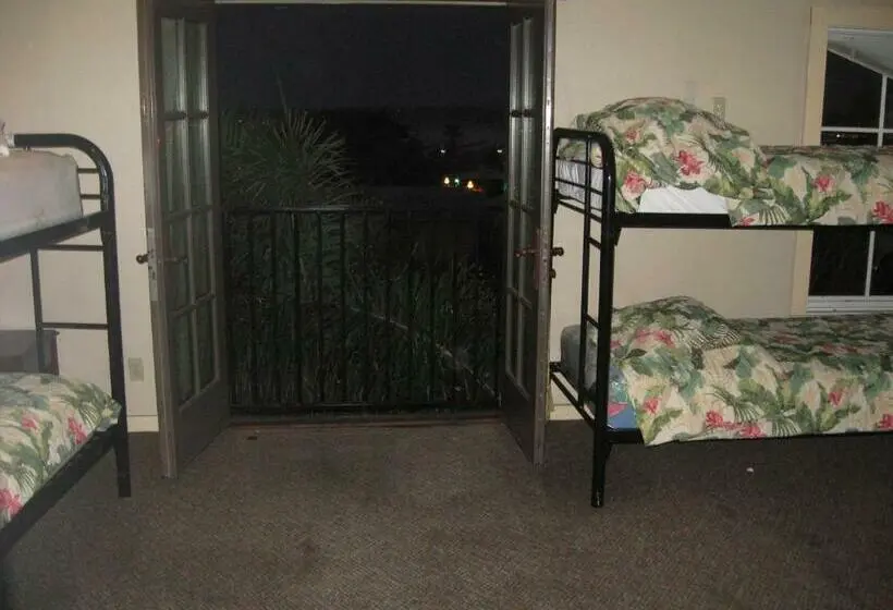 تختخواب در اتاق مشترک, Rk Hostel