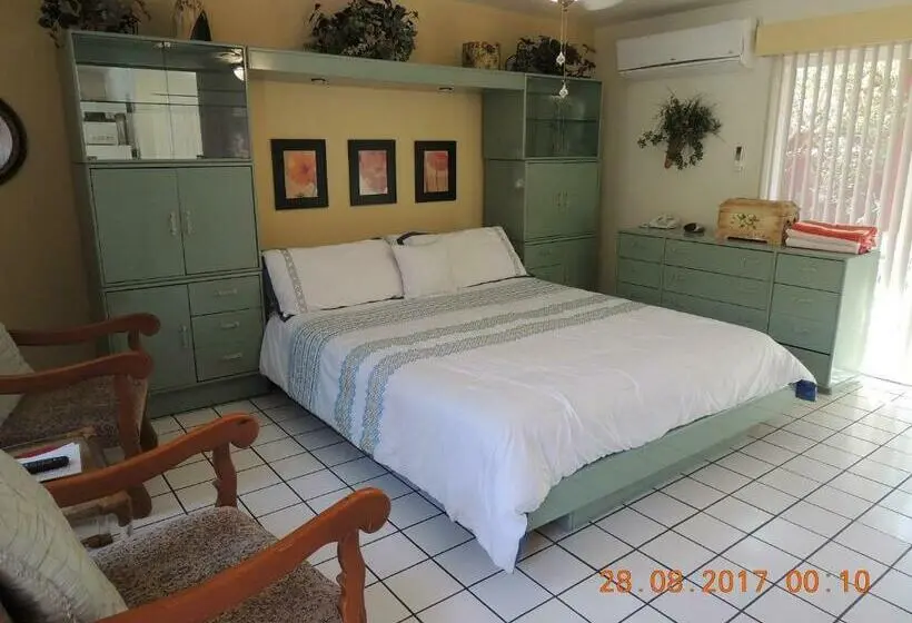 キッチン付きスタンダードルーム, Casa Larrea Inn