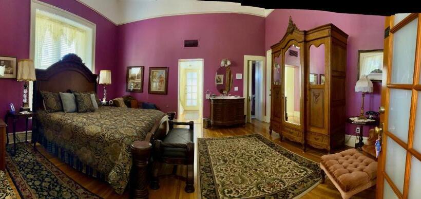 اتاق استاندارد سه نفره, The Blenman Inn