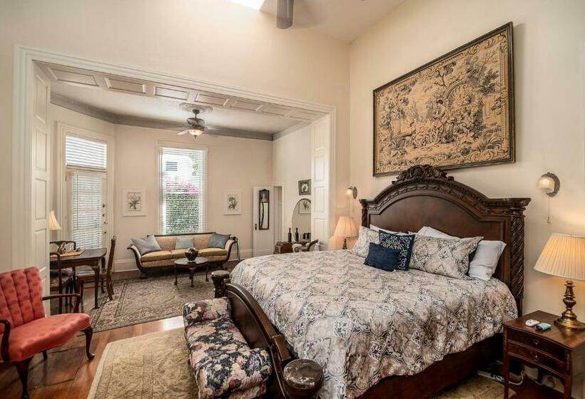 اتاق لوکس, The Blenman Inn