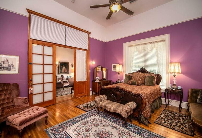 اتاق استاندارد سه نفره, The Blenman Inn