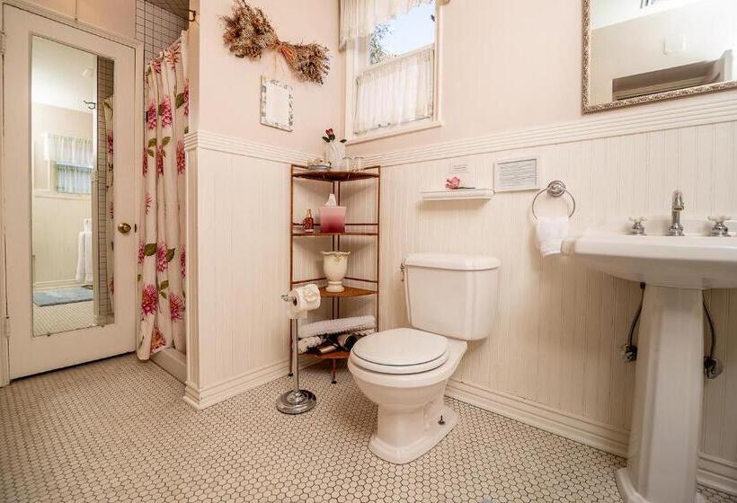 اتاق سوپریور, The Blenman Inn