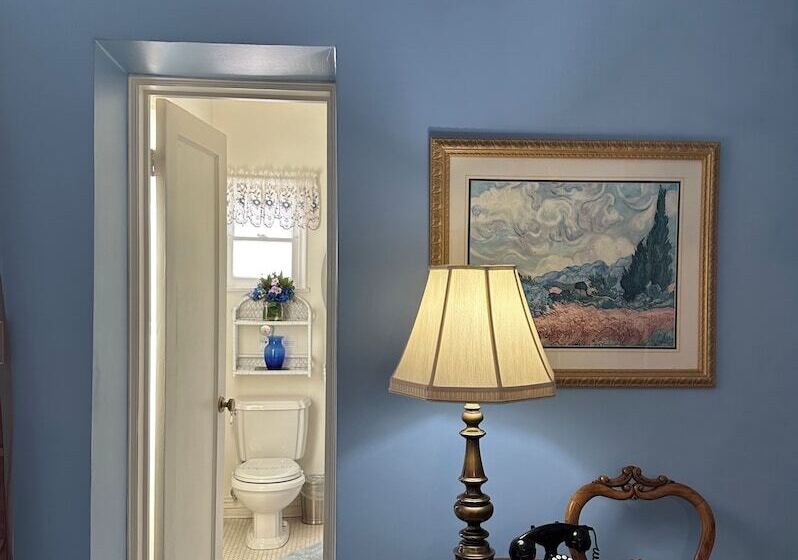 اتاق استاندارد, The Blenman Inn