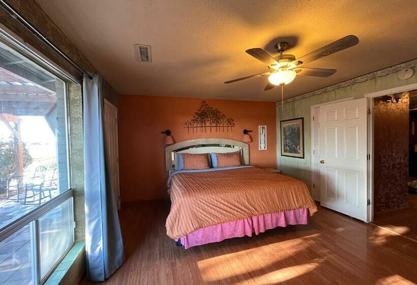 带2个卧室的套房, Dumplin Patch Bed & Breakfast