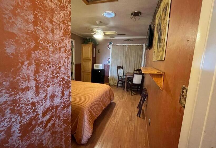 带2个卧室的套房, Dumplin Patch Bed & Breakfast