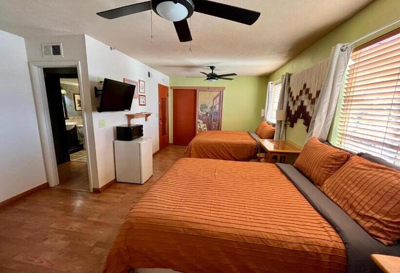 家庭套房, Dumplin Patch Bed & Breakfast