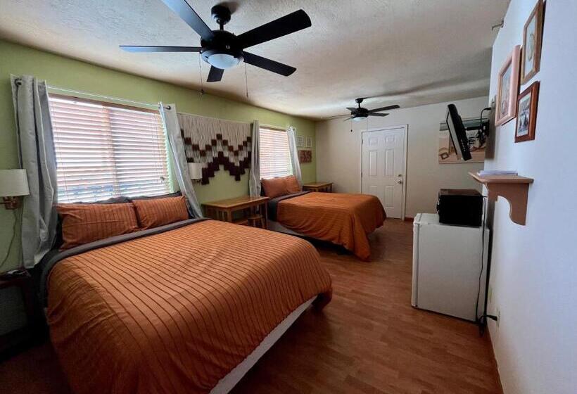 家庭套房, Dumplin Patch Bed & Breakfast