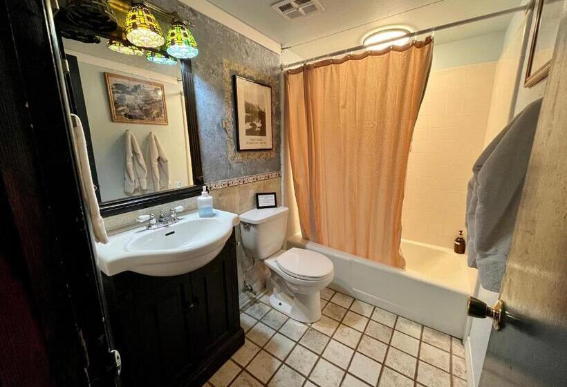 家庭套房, Dumplin Patch Bed & Breakfast