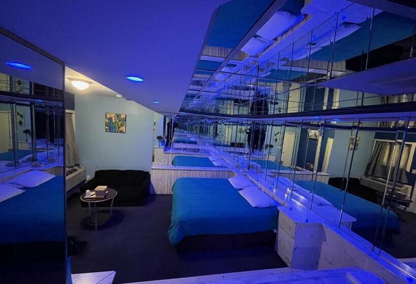 جناح إدارى, Gallery Holiday Motel