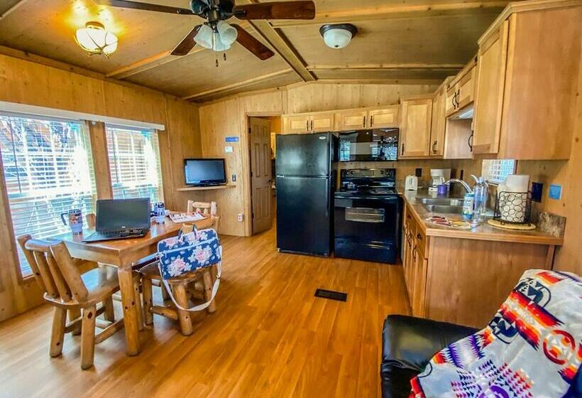 Дом 1 Спальня, Healing Waters Resort And Spa