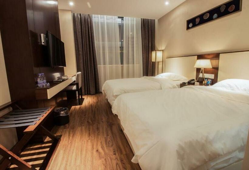 컴포트 룸, Milton