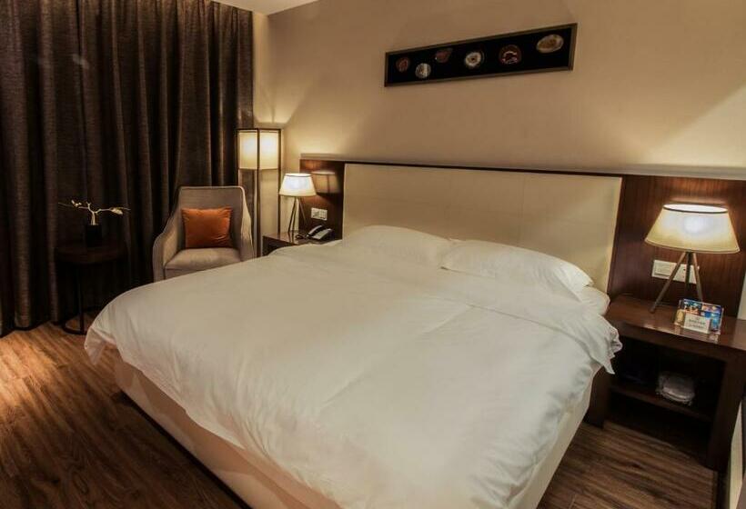 스탠다드 룸, Milton