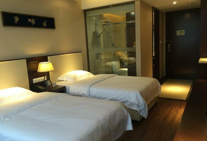 컴포트 룸, Milton