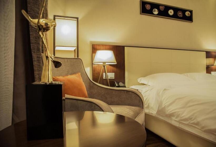 스탠다드 룸, Milton