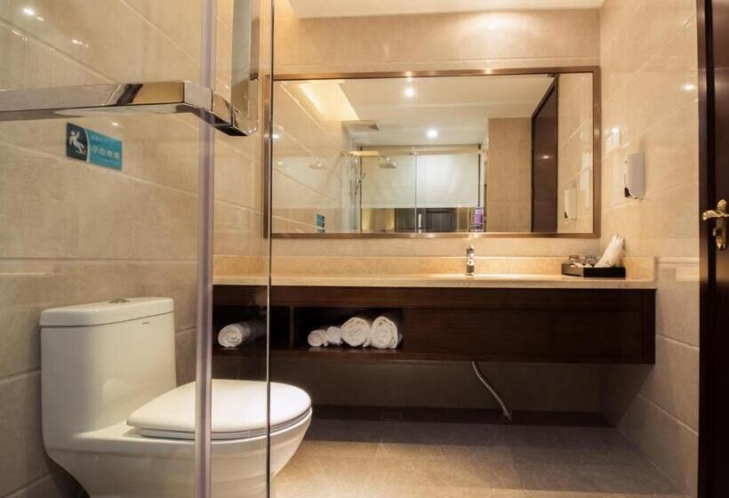 Quarto Estandar, Milton