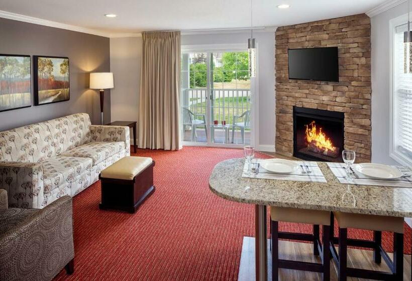 جناح ديلوكس غرفتين نوم, Golden Gables Inn