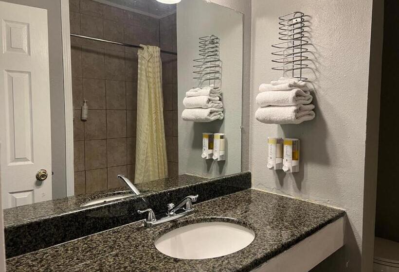 Quarto Estandar Cama King, Hometown Inn North Hills