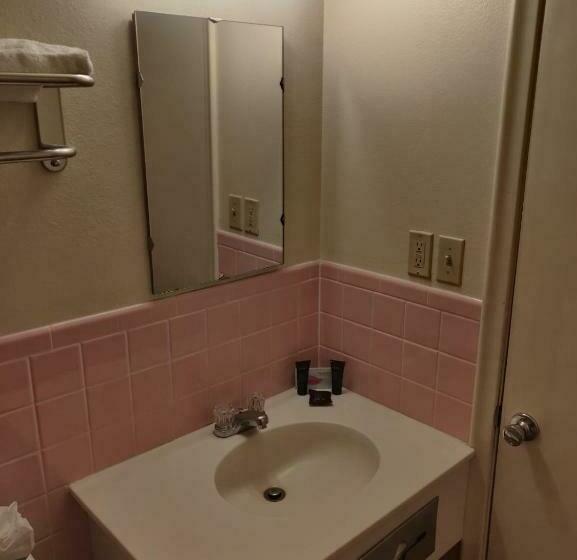 غرفة قياسية, Skyline Motor Inn