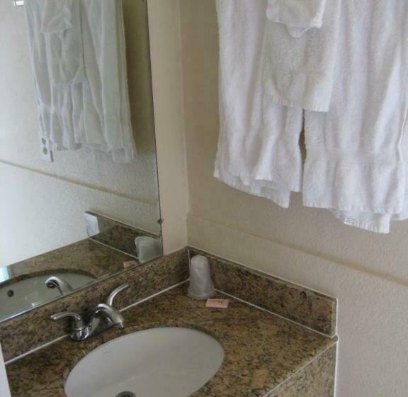 غرفة قياسية, New Kansan Motel