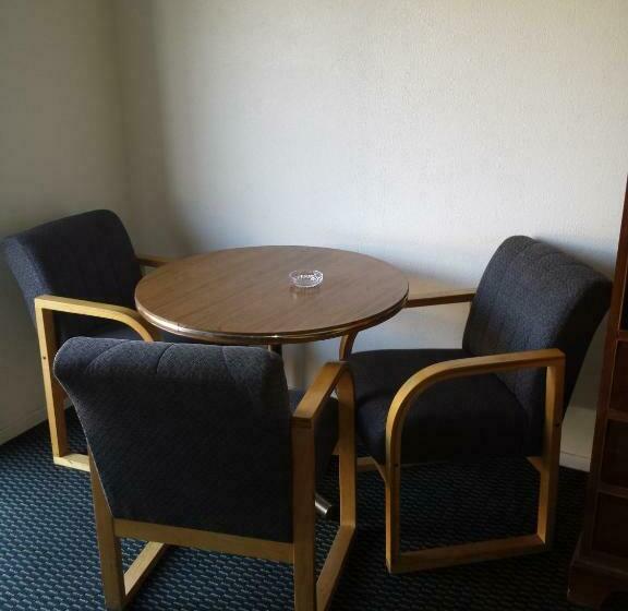 غرفة قياسية, New Kansan Motel