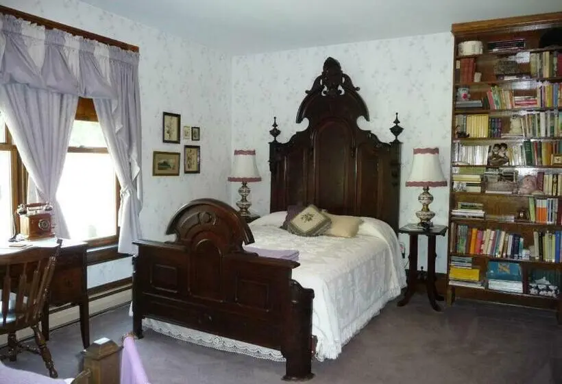Standard Kolmen Hengen Huone Parveke, Victorian Loft Bed And Breakfast
