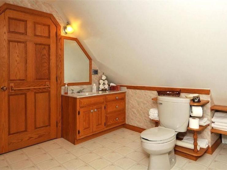 Family Suite, Victorian Loft Bed And Breakfast