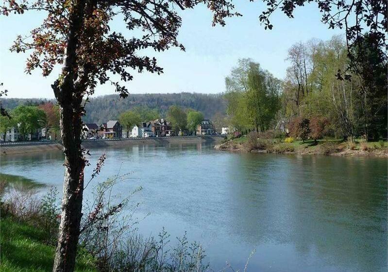 Трехместный Номер Стандарт с Балконом, Victorian Loft Bed And Breakfast