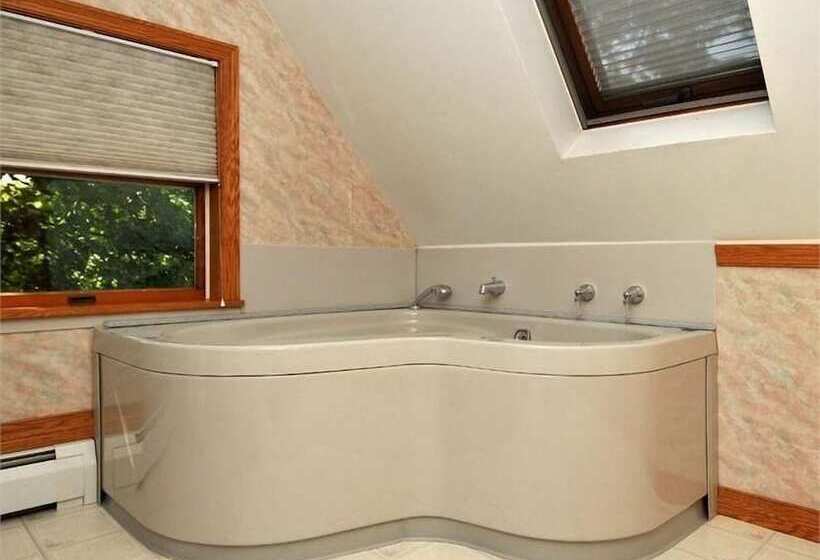 Family Suite, Victorian Loft Bed And Breakfast