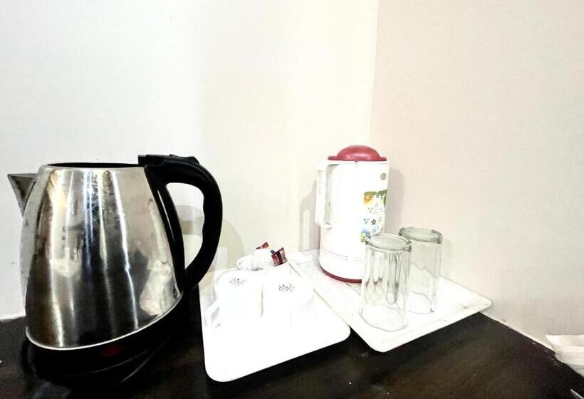 غرفة إقتصادية, P Palace ! Varanasi Fully Air Conditioned Hotel Lift And Parking Availability, Near Kashi Vishwanath