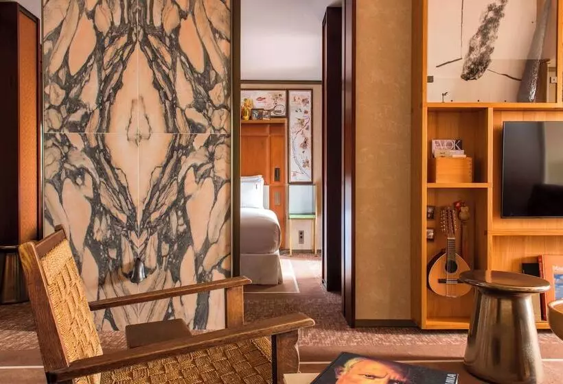 Suite