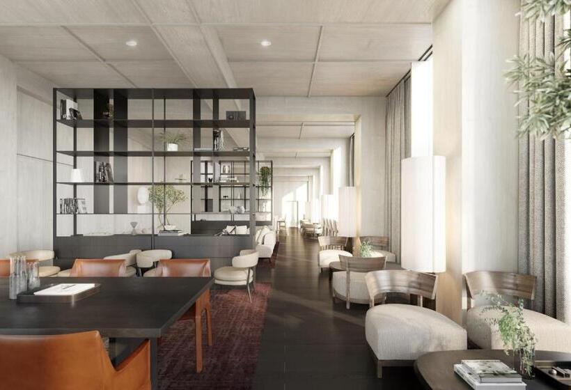 Номер Клуб, Adelaide Marriott