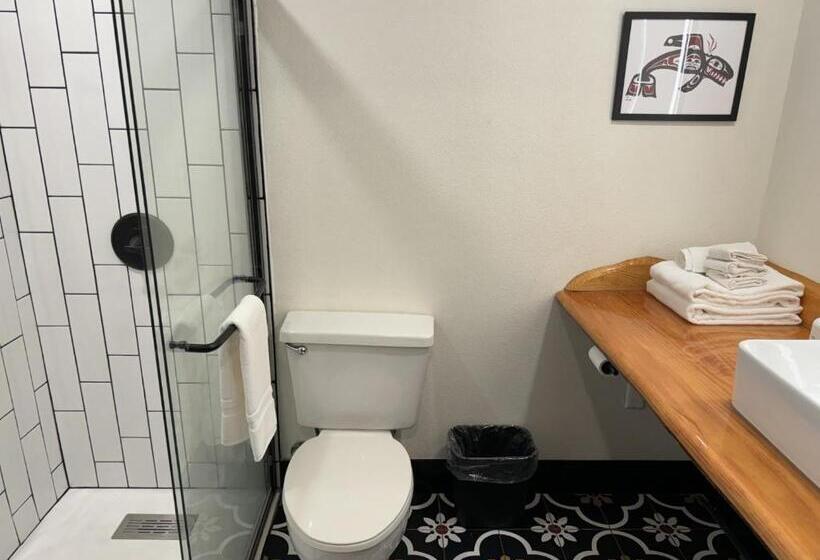 اتاق لوکس با چشمانداز دریا, Waterfront On Glacier