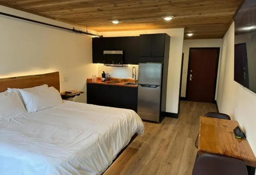 Standard-huone King-vuode, Waterfront On Glacier